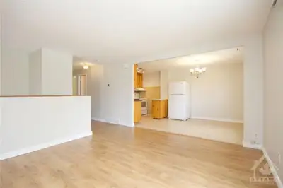 Family-Friendly 4-Bedroom Home in Nepean!(Hydro, Water Included) Spacious, sunlit 4-bedroom, 1.5-bat...