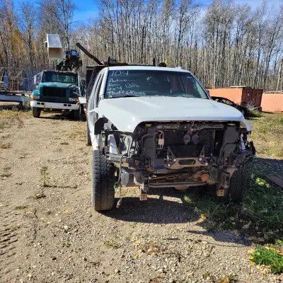 hemi good drive train,,, call jeff 780 446 2358 located near calahoo ab and headlights