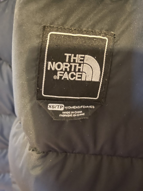 Manteau d'hiver pour femme North Face XS dans Femmes - Hauts et vêtements d'extérieur  à Longueuil/Rive Sud - Image 4