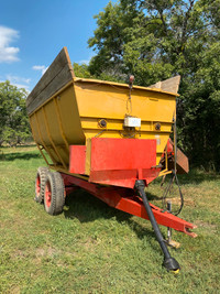 Knight Feed Wagon 