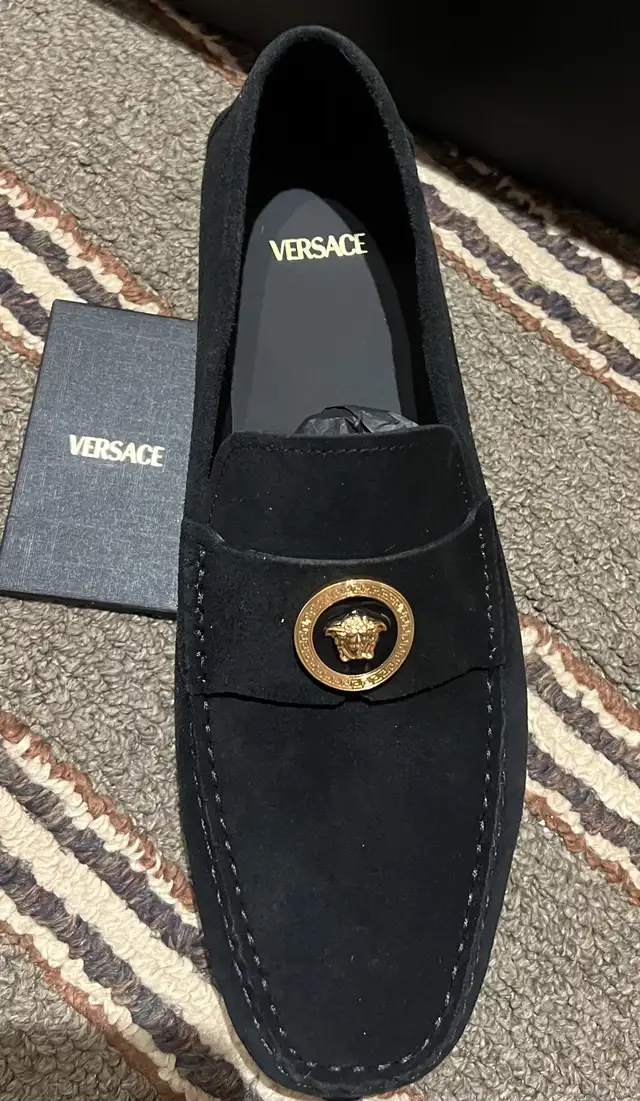 Versace Men Suede Black Shoes in Men's in City of Toronto - Image 9