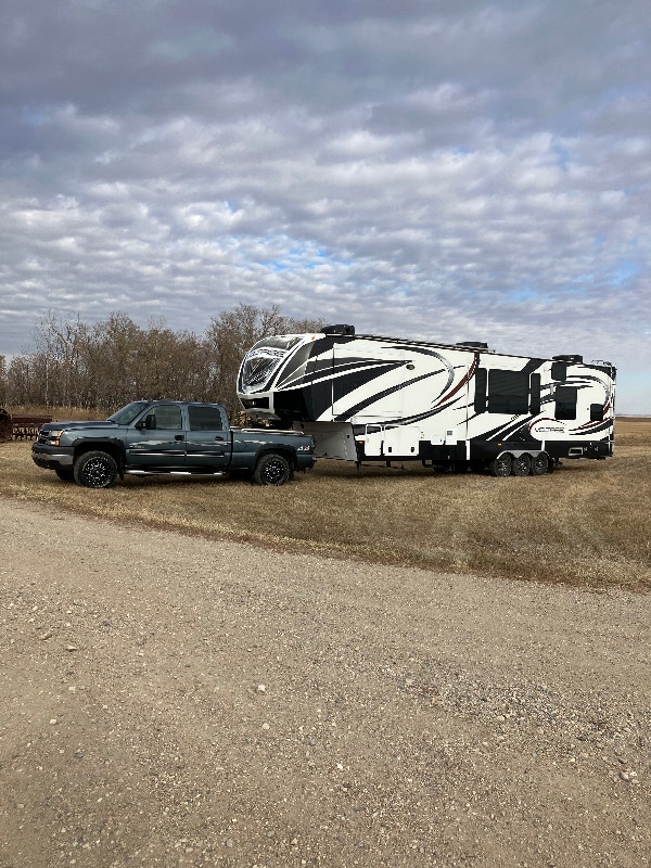 Luxury toy hauler Travel Trailers & Campers Moose Jaw Kijiji