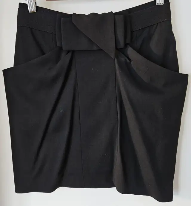 BCBG Max Azaria Black Skirt, Size XS in Women's - Dresses & Skirts in City of Toronto - Image 2