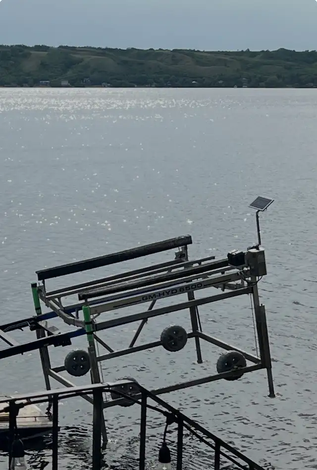 6500lb Hydraulic Boat Lift in Other in Regina - Image 4