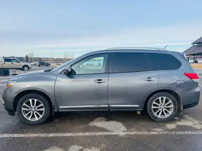 Fully loaded, power doors, power locks, power seats, power mirrors, heated mirrors, heated seats, he...