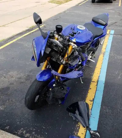 Looking for a project bike . Yamaha r6 preferably . Suzuki Gsxr Kawasaki zx6 bmw s1000