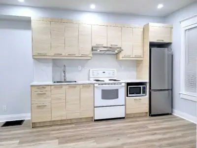 Coxwell & Gerrard One Bedroom Apartment Separate Entrance On First floor, Newly Renovated, Laundry i...