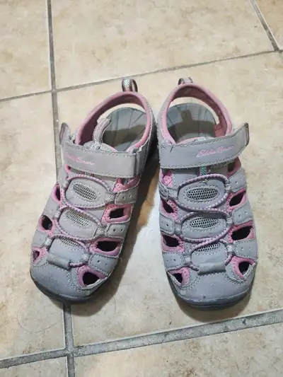 Eddie Bauer Kids Grey & Pink Water Sandals size 1, View more