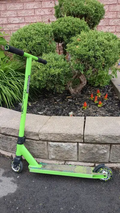 Madd Gear 204-860 scooter