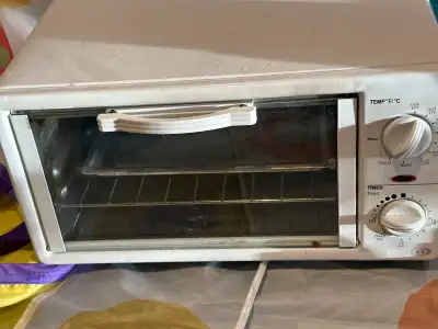 Toaster Oven with under cabinet mount, View more