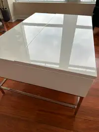 Structube White Lift-Top Coffee Table