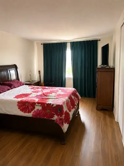 Spacious private room available in a clean and well-maintained home in Orléans. This room features i...