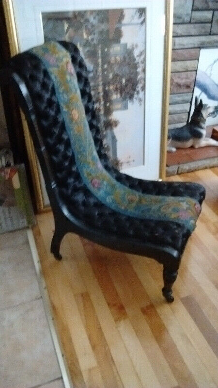 Antique Oriental Chair in Chairs & Recliners in Moncton