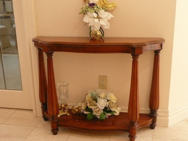 Console  Table Hall Entry Foyer in Coffee Tables in Mississauga / Peel Region