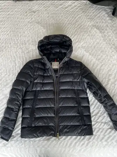 Size 2 (Medium) In great condition Description: Inspired by life in the Alps, Moncler's mountain-rea...