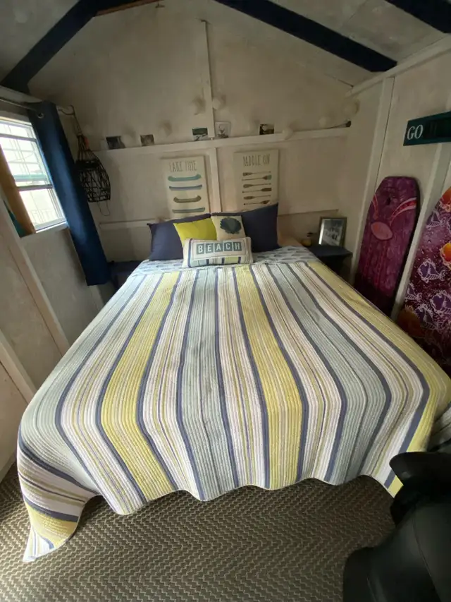 Resort Property in Magna Bay, BC62864383263489123