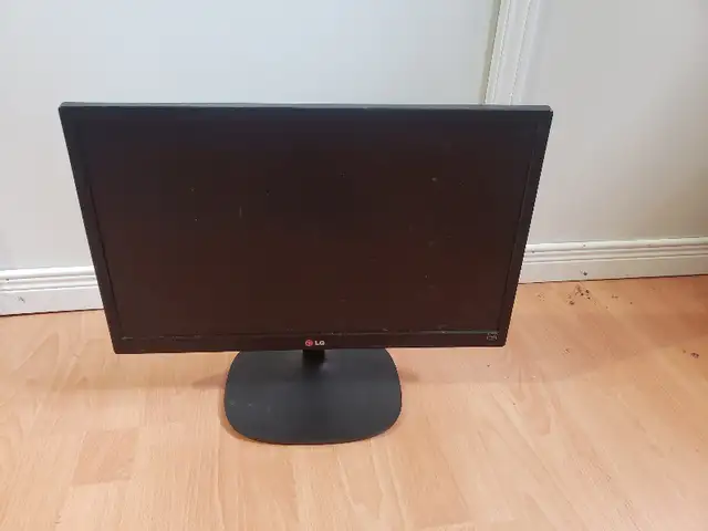 4 LCD COMPUTER MONITORS FOR SALE! $70- $80 EACH O.B.O in Monitors in Oshawa / Durham Region - Image 8