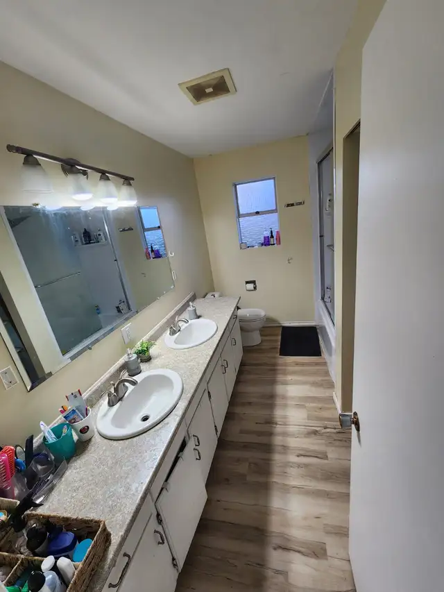 FULLY FURNISHED 3 Bd + Bonus Room 1 bath  Near Departure Bay in Long Term Rentals in Nanaimo - Image 11