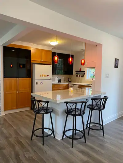 MONTREAL-ROXBORO- Newly renovated Bungalow, fully furnished for LONG-TERM RENT on the West Island of...