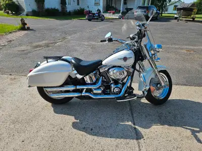 2000 FatBoy Custom Motorcycle. Custom work on engine and transmission. Have receipts. Phone for deta...