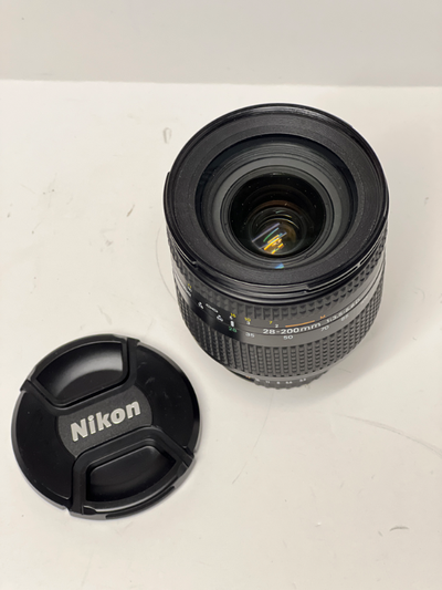 Nikon 28-200 mm/f 3.5-5.6D lens, View more
