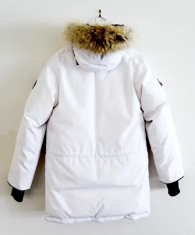 Ladies XXS CANADA GOOSE Expedition white parka. in Women's - Tops & Outerwear in Markham / York Region - Image 3