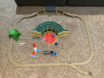 Thomas & Friends Trackmaster - Thomas at Tidmouth Sheds Set Set is complete with all the original pi...