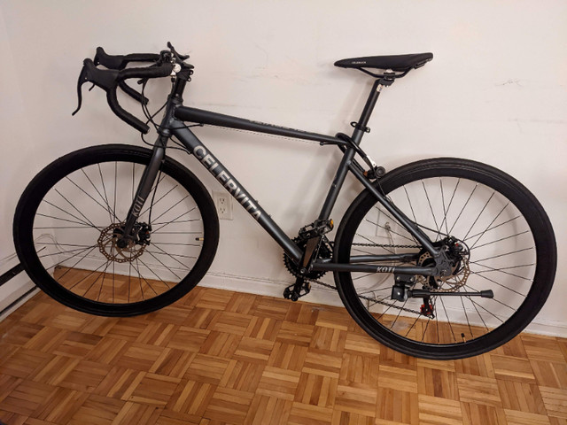 A vendre : Velo de route Celervita Road Bike $450 dans De route  à Ville de Montréal