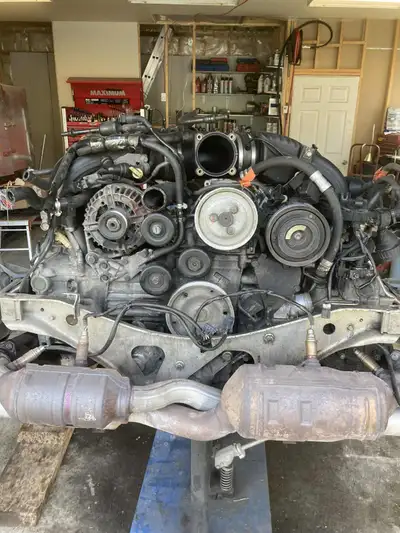 Moteur de porsche 911 2001, 3.6l complet. Vient avec démarreur, alternateur et compresseur d'AC. Cyl...