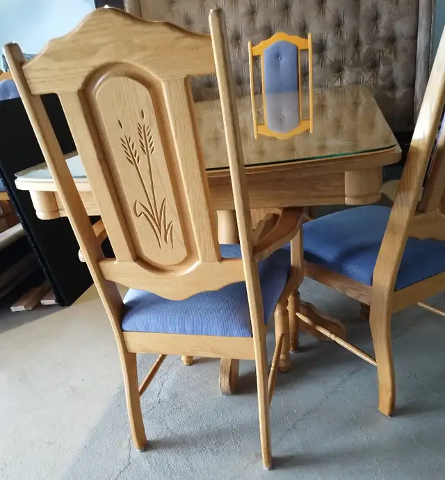 Mobilier de salle à manger en chêne in Dining Tables & Sets in Laval / North Shore - Image 2