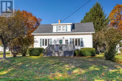 Cozy 2 bedroom upstairs apartment within walking distance to UPEI and downtown Charlottetown. Lots o...