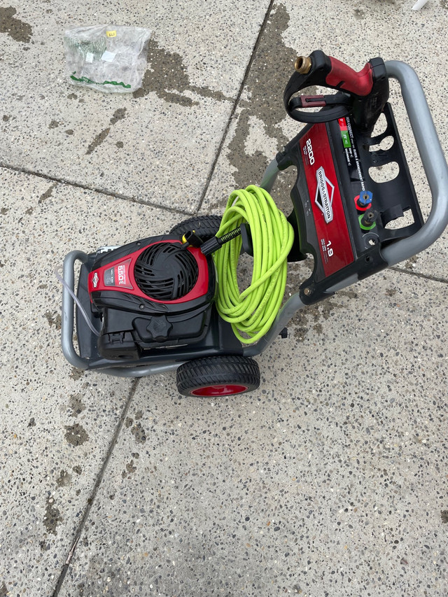 Briggs and Stratton Gas Powered Pressure washer | Lawnmowers & Leaf ...