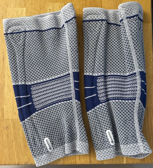 Two Knee Braces - Bauerfeind Genutrain in Other in Markham / York Region - Image 3