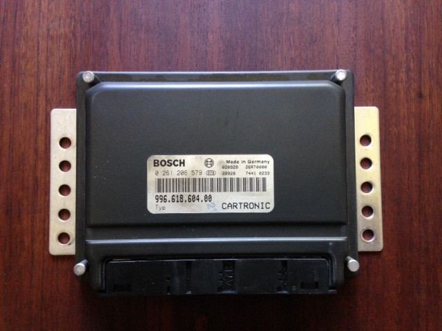 1997-2005 Porsche 911 996 ECU ECM Engine DME Control Module dans Moteur, Pièces de Moteur  à Ouest de l’Île - Image 2