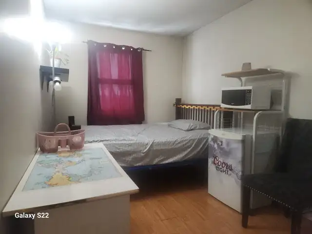 Bedroom for Rent at Warden and Sheppard