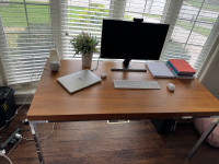 Office table (70’s style) pristine condition