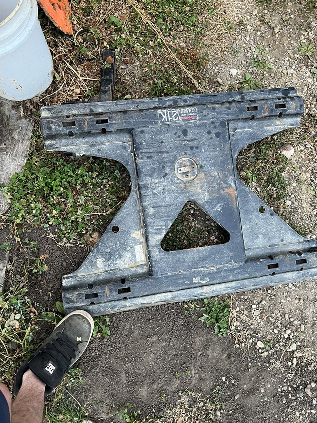 Demco fifth wheel plate for factory prep Chevy and gmc Boat Parts