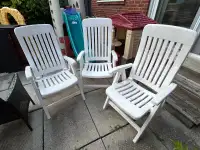 Plastic folding patio chairs 