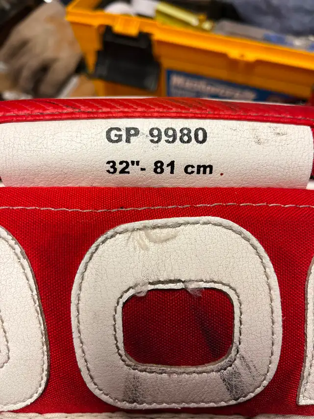 Goalie Equipment in Hockey in Oakville / Halton Region - Image 4