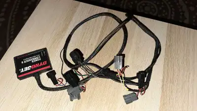 Had it for my 08 cbr600rr but upgraded to a full bazzaz system. No velcro or cable key features: * O...