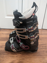 Ski boots - Womens Size 23.5