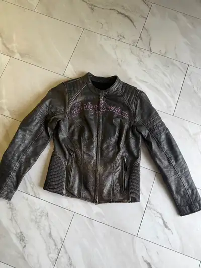 Harley Davidson women’s leather jacket Size M $175 obo CASH ONLY