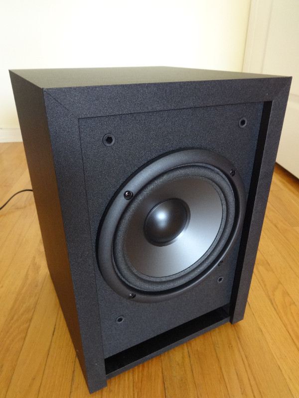 Polk Audio RM6750 powered subwoofer for sale in Speakers in Markham / York Region - Image 2