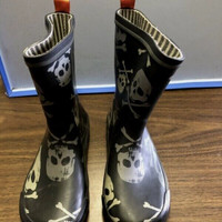 Boys Rubber Rain Boots Size 13 youth.  Skull and Crossbones 