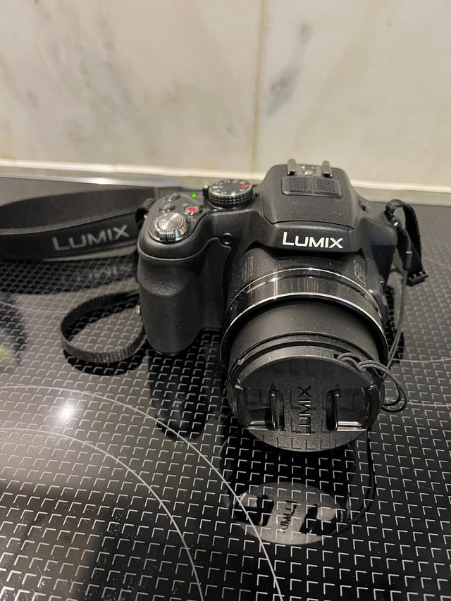 Panasonic Lumix  DMC-FZ200 dans Appareils photo et caméras  à Ville de Montréal