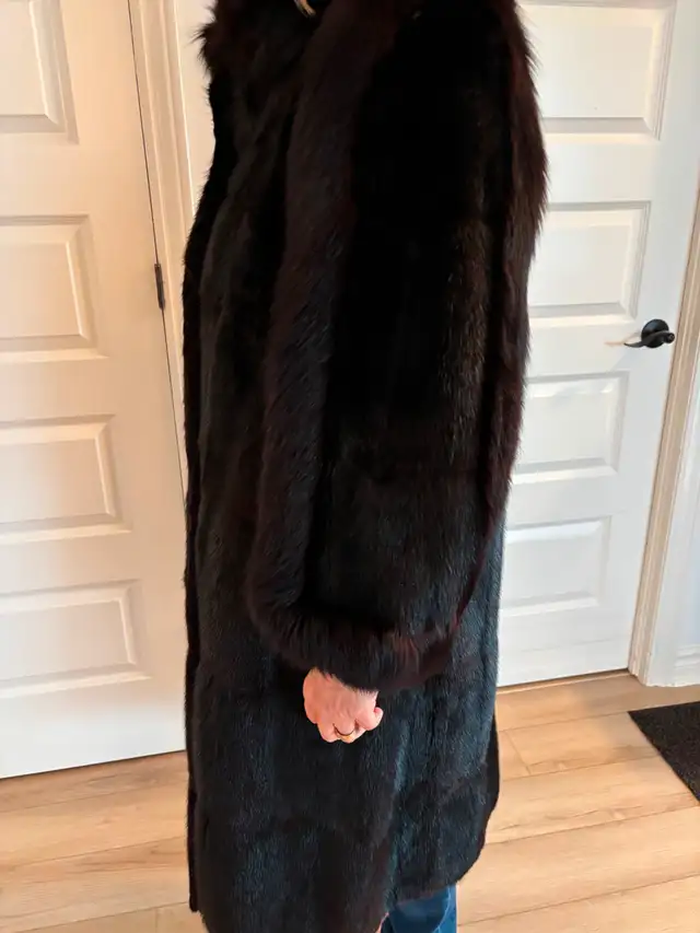 MANTEAU FOURRURE POUR FEMME in Women's - Tops & Outerwear in Longueuil / South Shore - Image 2