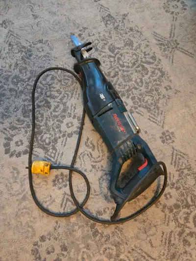 Pick up in Welland Cash or trade for broken roto tiller or outboard motor seized is ok. No meeting i...