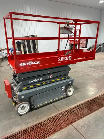 2017 skyjack 3219 has 295 hours on it looks great everything works as it should contact for more inf...