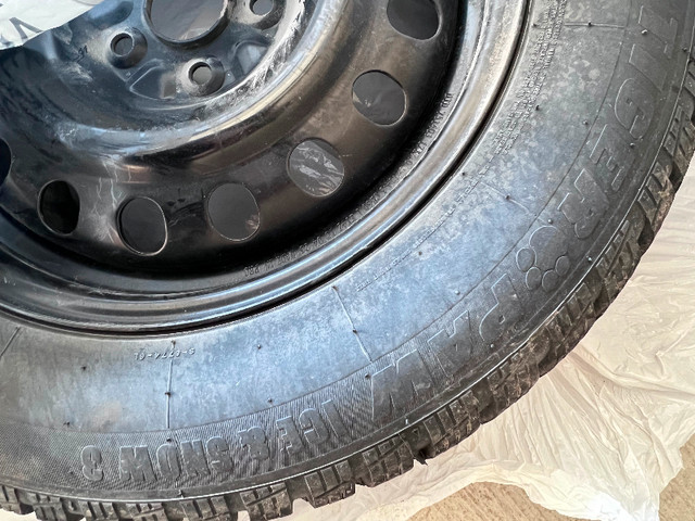 Uniroyal winter tires 225/65R17 with rims only driven 4000km in Tires & Rims in Ottawa