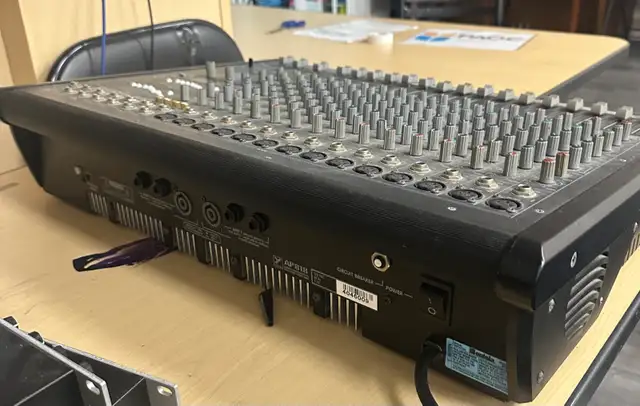 POWERED MIXER AND SPEAKERS/MONITORS in Speakers in Mississauga / Peel Region - Image 3